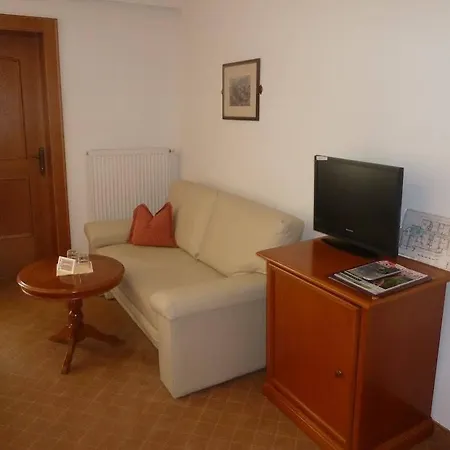 Готель Waldheim Garni Майргофен