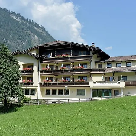 Hotel Waldheim Garni 4*