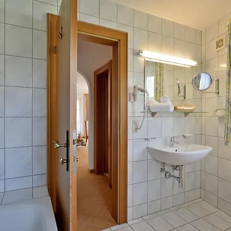 Waldheim Garni Готель 4*