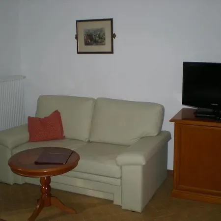 Готель Waldheim Garni 4*