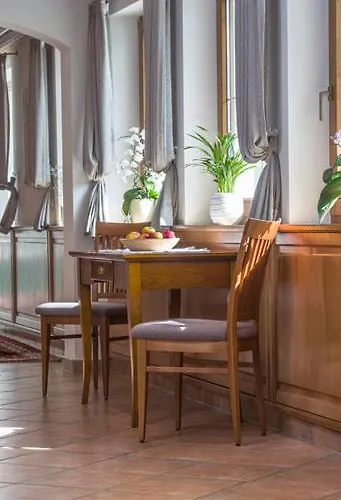 Hotel Waldheim Garni 4*